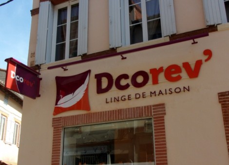 LETTRES DÉCOUPÉES